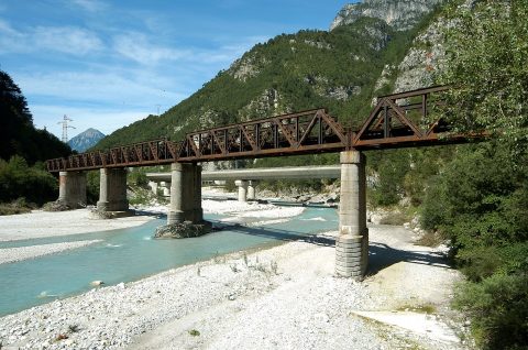 Railroad bridge old Pontebbana across river Fella Chiusaforte. Source: Johann Jaritz/Wikimedia Commons